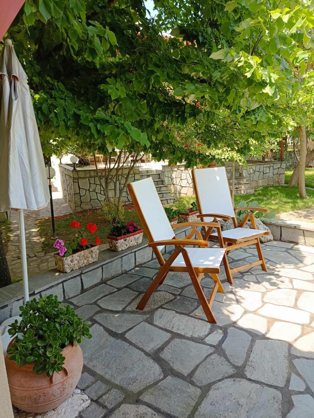 Georgia'S House Villa Nikiti  Buitenkant foto